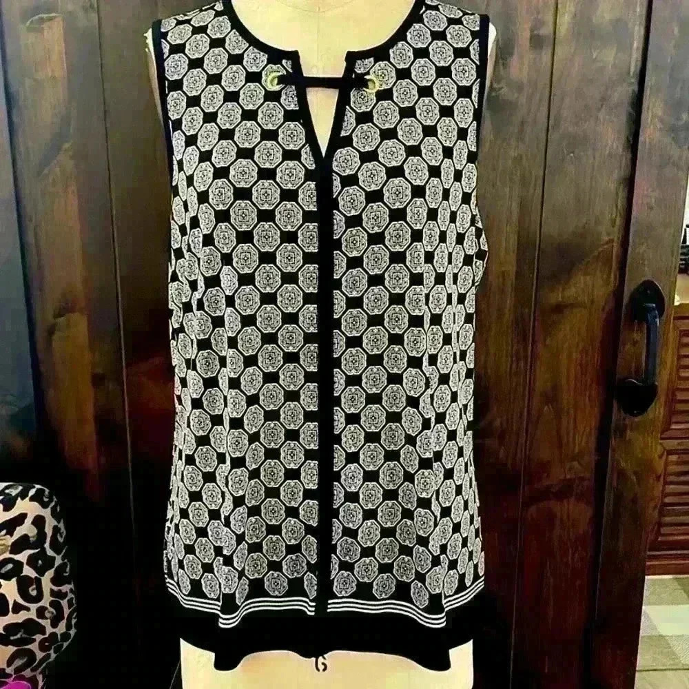 Liz Claiborne Medallion Print W/Gold Loop Detail Size Large